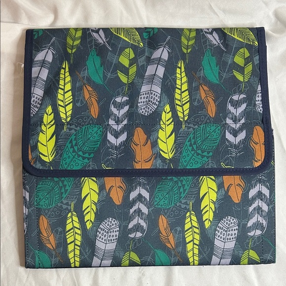 thirty-one Other - Thirty-One Feather Pattern Organizer in Green, Yellow, and Orange